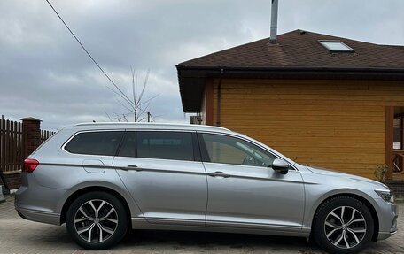 Volkswagen Passat B8 рестайлинг, 2019 год, 1 650 000 рублей, 9 фотография