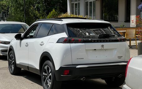 Peugeot 2008 II, 2022 год, 1 890 000 рублей, 4 фотография