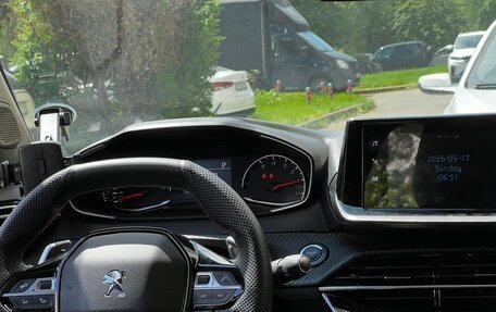 Peugeot 2008 II, 2022 год, 1 890 000 рублей, 9 фотография