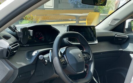 Peugeot 2008 II, 2022 год, 1 890 000 рублей, 7 фотография