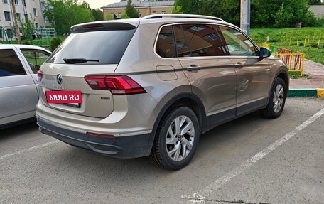 Volkswagen Tiguan II, 2021 год, 3 600 000 рублей, 2 фотография