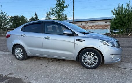 KIA Rio III рестайлинг, 2014 год, 800 000 рублей, 2 фотография