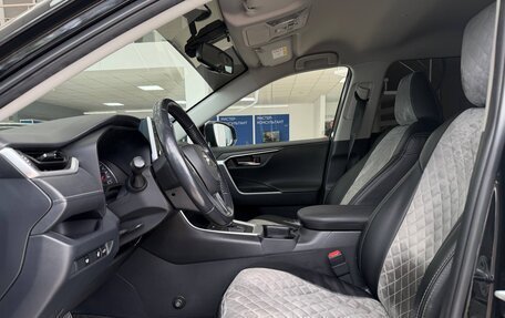 Toyota RAV4, 2021 год, 2 880 000 рублей, 8 фотография