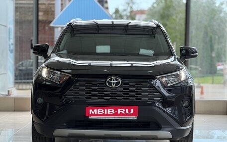 Toyota RAV4, 2021 год, 2 880 000 рублей, 2 фотография