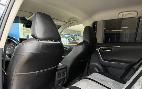 Toyota RAV4, 2021 год, 2 880 000 рублей, 17 фотография