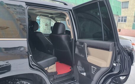 Toyota Land Cruiser 200, 2011 год, 4 550 000 рублей, 8 фотография