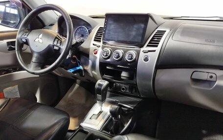 Mitsubishi Pajero Sport II рестайлинг, 2013 год, 1 670 000 рублей, 14 фотография