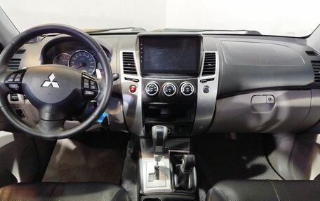 Mitsubishi Pajero Sport II рестайлинг, 2013 год, 1 670 000 рублей, 15 фотография