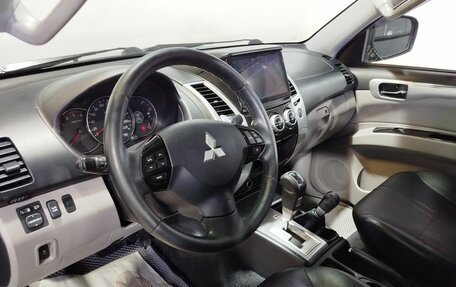 Mitsubishi Pajero Sport II рестайлинг, 2013 год, 1 670 000 рублей, 22 фотография