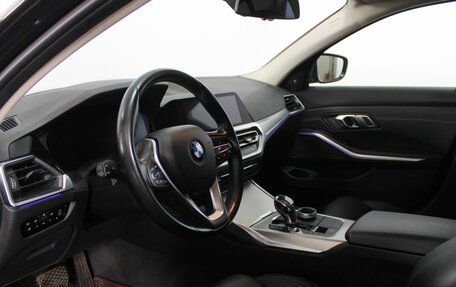 BMW 3 серия, 2019 год, 3 830 000 рублей, 10 фотография