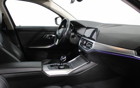 BMW 3 серия, 2019 год, 3 830 000 рублей, 12 фотография