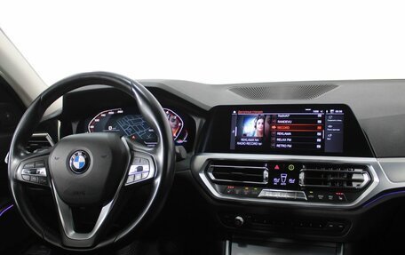 BMW 3 серия, 2019 год, 3 830 000 рублей, 18 фотография