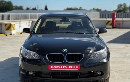 BMW 5 серия, 2004 год, 1 150 000 рублей, 3 фотография