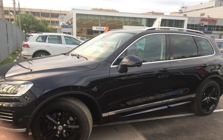 Volkswagen Touareg III, 2017 год, 4 000 000 рублей, 2 фотография