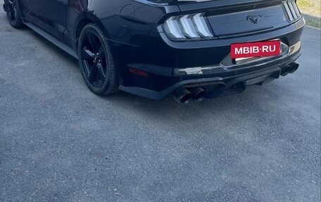 Ford Mustang VI рестайлинг, 2022 год, 3 800 000 рублей, 7 фотография