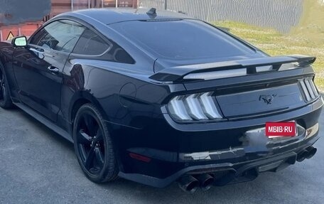 Ford Mustang VI рестайлинг, 2022 год, 3 800 000 рублей, 6 фотография