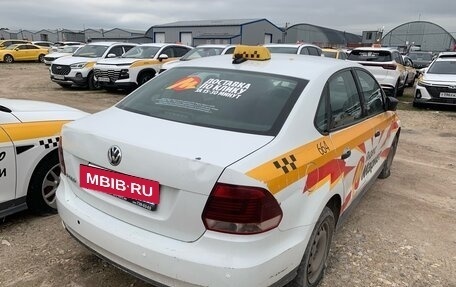 Volkswagen Polo VI (EU Market), 2019 год, 900 000 рублей, 4 фотография