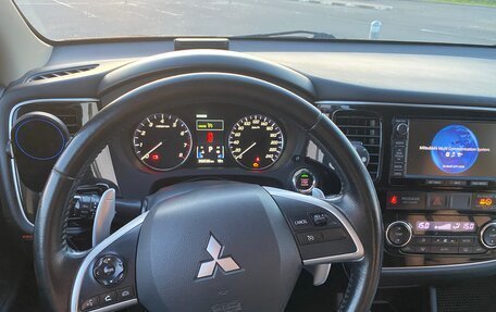 Mitsubishi Outlander III рестайлинг 3, 2013 год, 2 400 000 рублей, 7 фотография