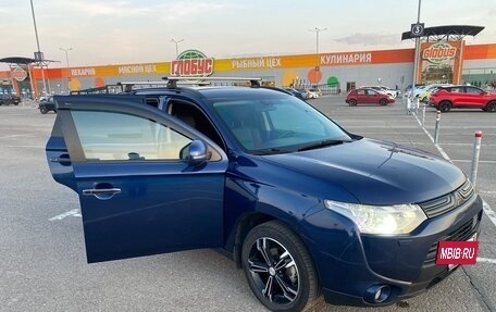 Mitsubishi Outlander III рестайлинг 3, 2013 год, 2 400 000 рублей, 2 фотография