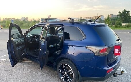 Mitsubishi Outlander III рестайлинг 3, 2013 год, 2 400 000 рублей, 6 фотография