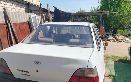 Daewoo Nexia I рестайлинг, 1997 год, 100 000 рублей, 2 фотография