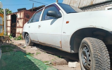 Daewoo Nexia I рестайлинг, 1997 год, 100 000 рублей, 3 фотография