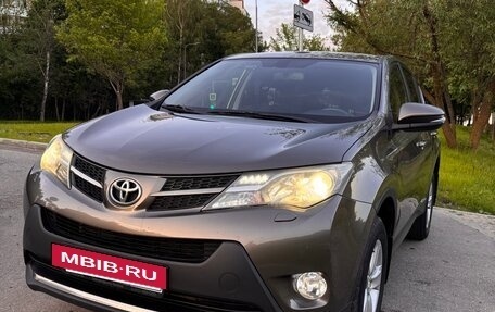 Toyota RAV4, 2014 год, 1 850 000 рублей, 3 фотография