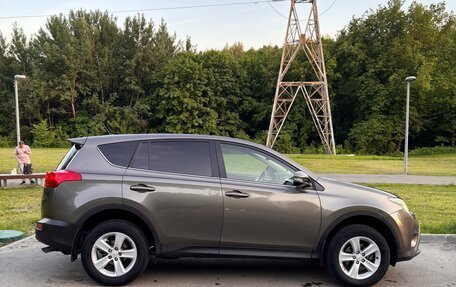 Toyota RAV4, 2014 год, 1 850 000 рублей, 8 фотография