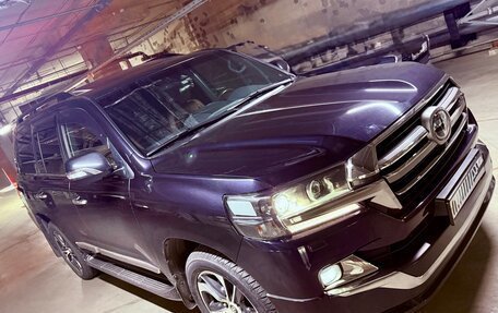 Toyota Land Cruiser 200, 2019 год, 10 800 000 рублей, 7 фотография