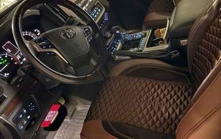 Toyota Land Cruiser 200, 2019 год, 10 800 000 рублей, 12 фотография