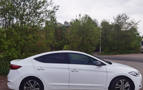 Hyundai Elantra VI рестайлинг, 2016 год, 1 400 000 рублей, 3 фотография