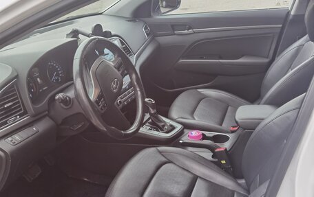 Hyundai Elantra VI рестайлинг, 2016 год, 1 400 000 рублей, 6 фотография