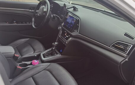 Hyundai Elantra VI рестайлинг, 2016 год, 1 400 000 рублей, 7 фотография
