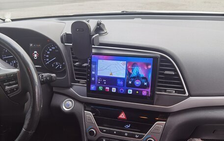 Hyundai Elantra VI рестайлинг, 2016 год, 1 400 000 рублей, 9 фотография