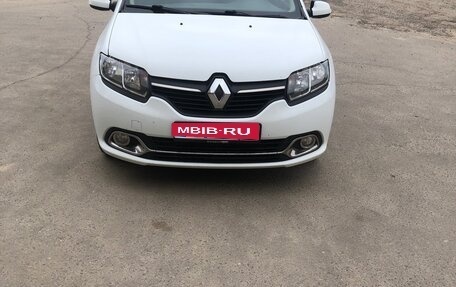 Renault Logan II, 2015 год, 700 000 рублей, 1 фотография