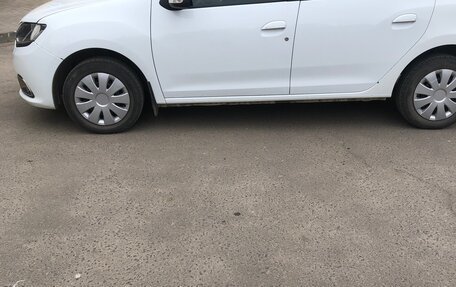 Renault Logan II, 2015 год, 700 000 рублей, 3 фотография