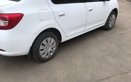 Renault Logan II, 2015 год, 700 000 рублей, 2 фотография