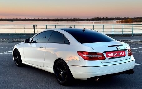 Mercedes-Benz E-Класс, 2011 год, 1 300 000 рублей, 5 фотография