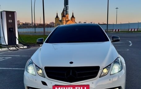 Mercedes-Benz E-Класс, 2011 год, 1 300 000 рублей, 3 фотография