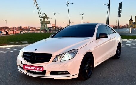 Mercedes-Benz E-Класс, 2011 год, 1 300 000 рублей, 2 фотография