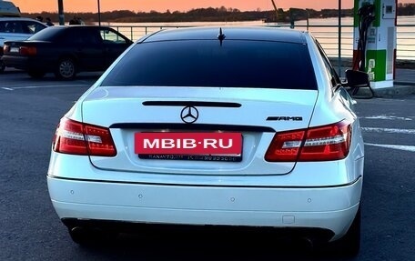 Mercedes-Benz E-Класс, 2011 год, 1 300 000 рублей, 6 фотография