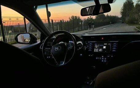 Toyota Camry, 2019 год, 2 500 000 рублей, 6 фотография