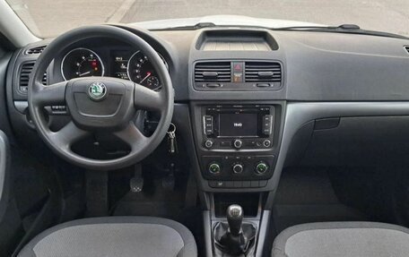 Skoda Yeti I рестайлинг, 2014 год, 750 000 рублей, 8 фотография