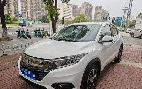 Honda Vezel, 2022 год, 1 070 000 рублей, 1 фотография