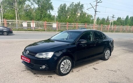 Volkswagen Jetta VI, 2013 год, 960 000 рублей, 1 фотография