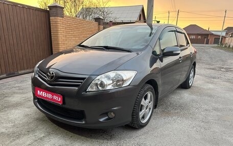 Toyota Auris II, 2011 год, 915 000 рублей, 1 фотография
