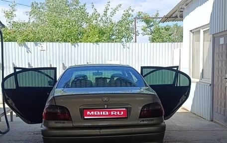 Toyota Avensis III рестайлинг, 2001 год, 225 000 рублей, 1 фотография