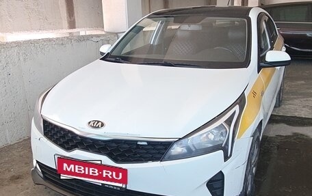 KIA Rio IV, 2020 год, 900 000 рублей, 2 фотография