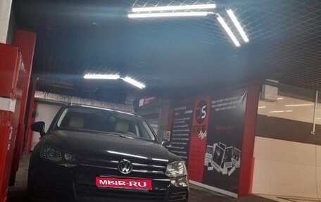 Volkswagen Touareg III, 2013 год, 2 800 000 рублей, 1 фотография