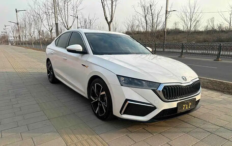 Skoda Octavia IV, 2022 год, 1 900 000 рублей, 1 фотография